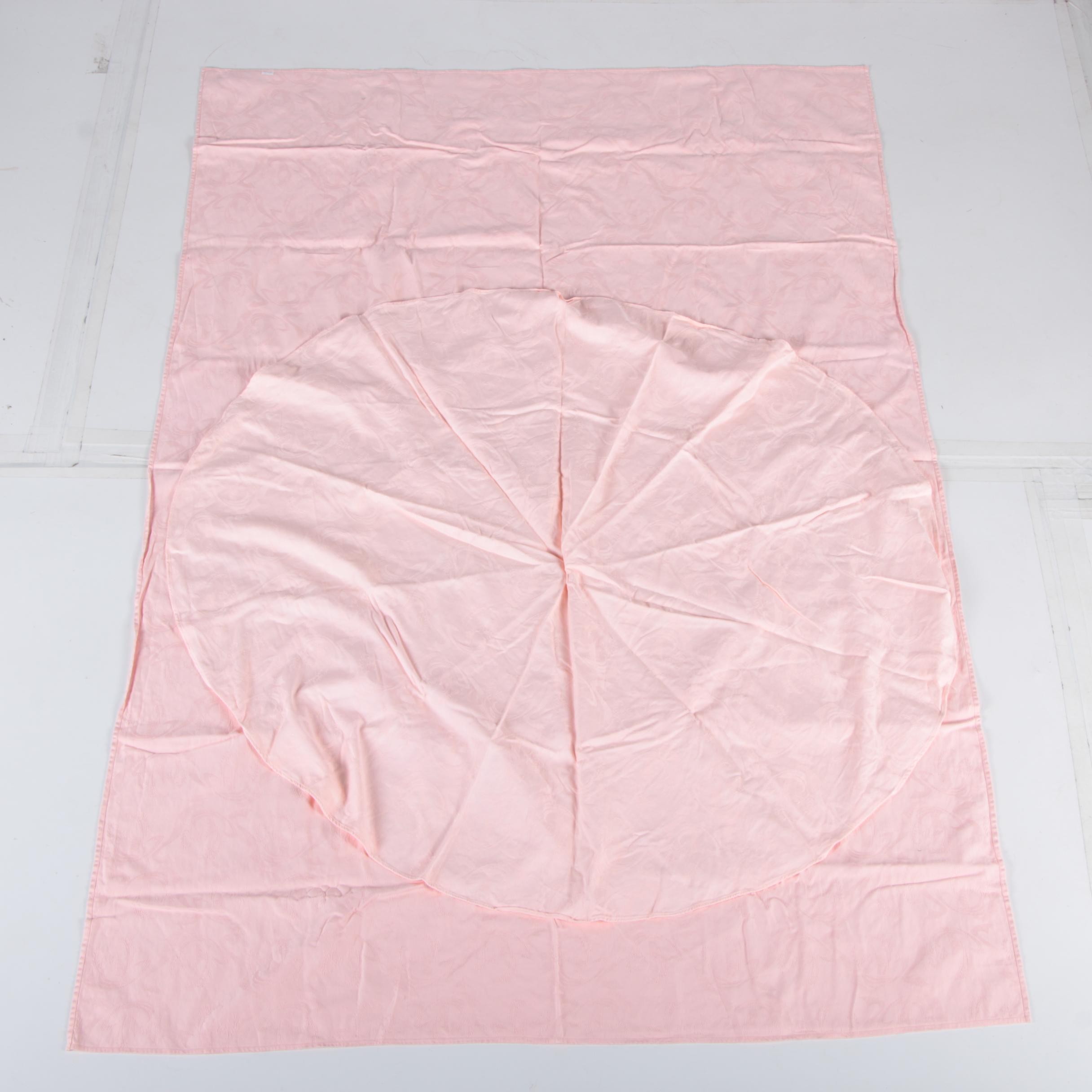 Jacquard and Damask Table Linens