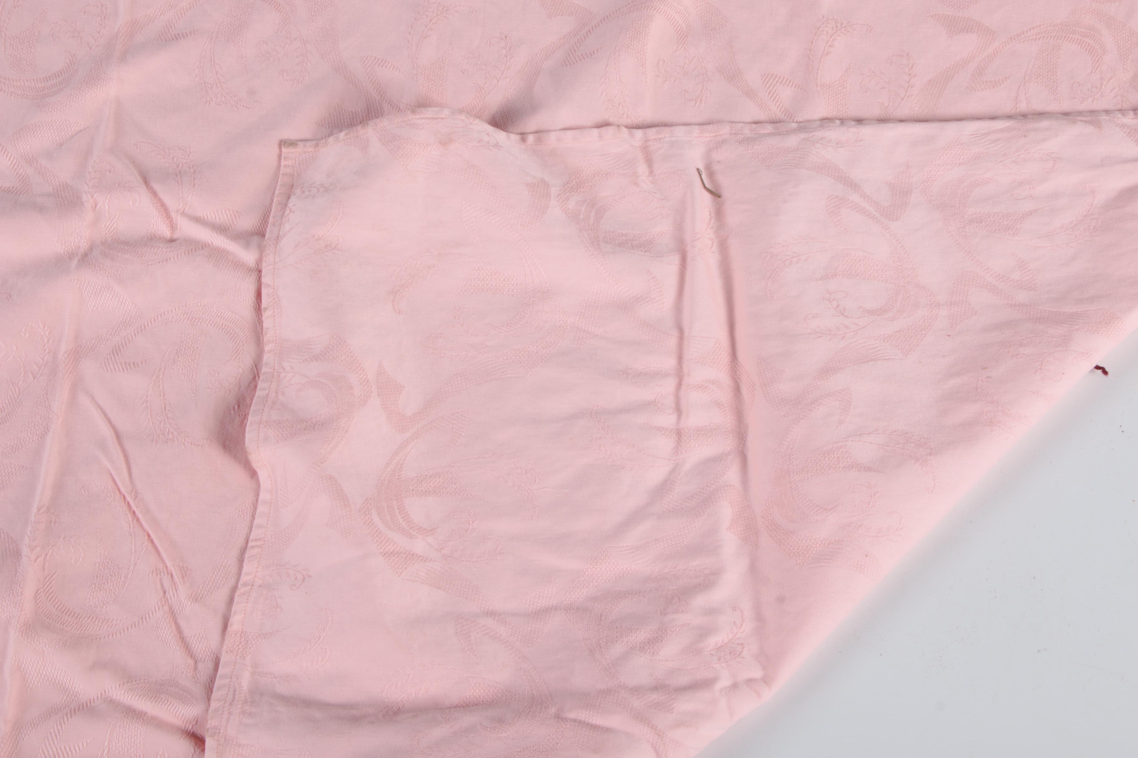 Jacquard and Damask Table Linens