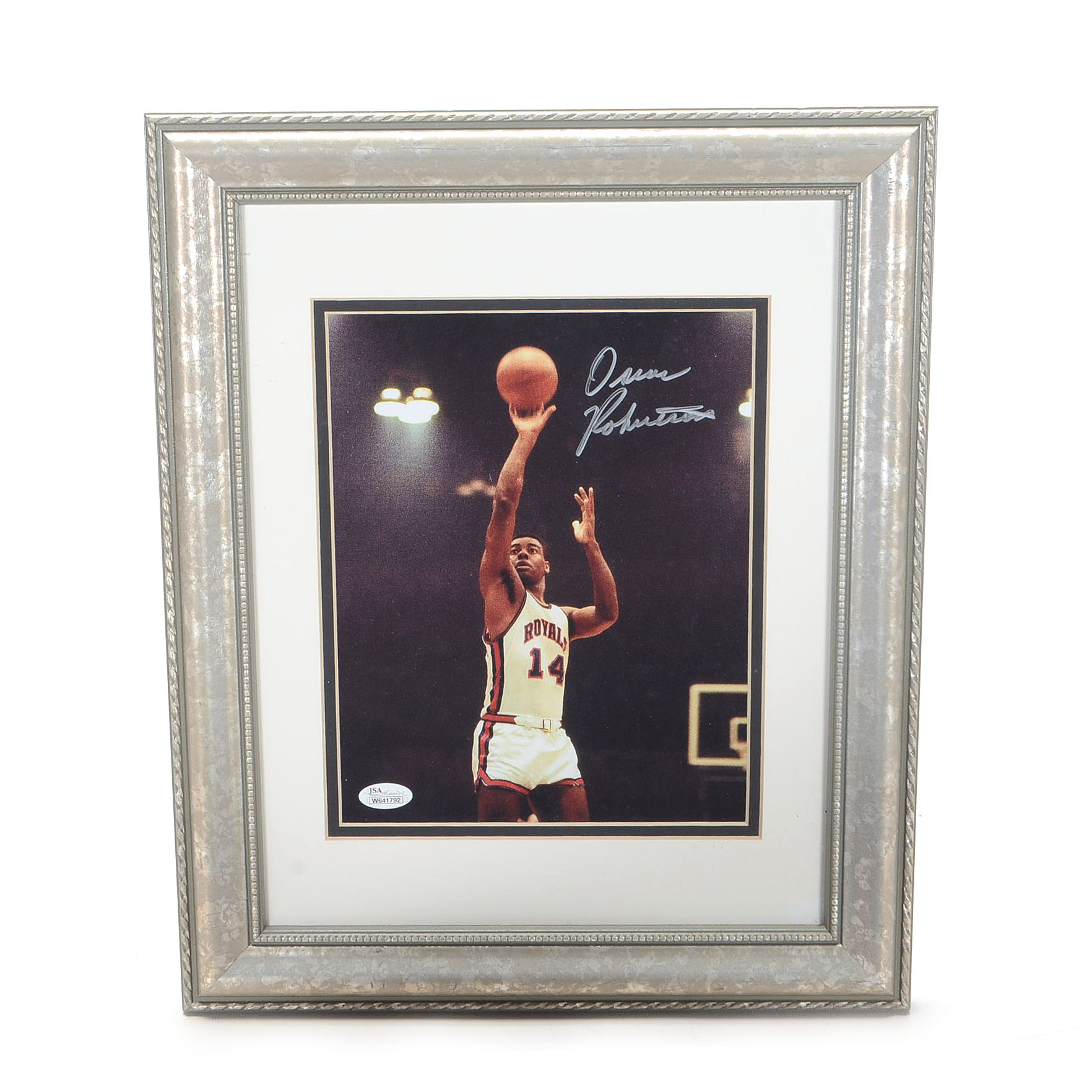 Oscar Robertson Signed Picture  COA