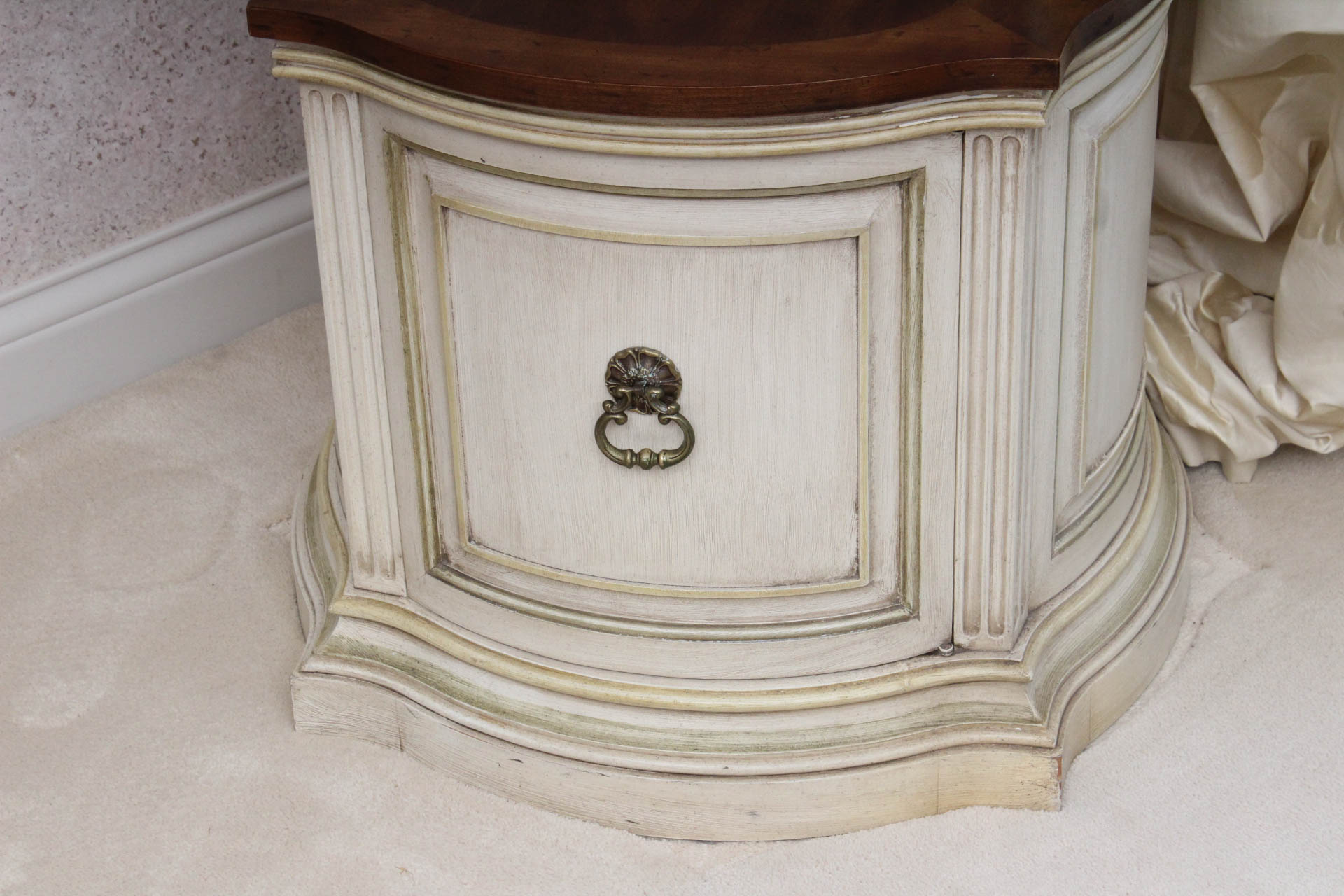 Solid Wood Quatrefoil Side Table