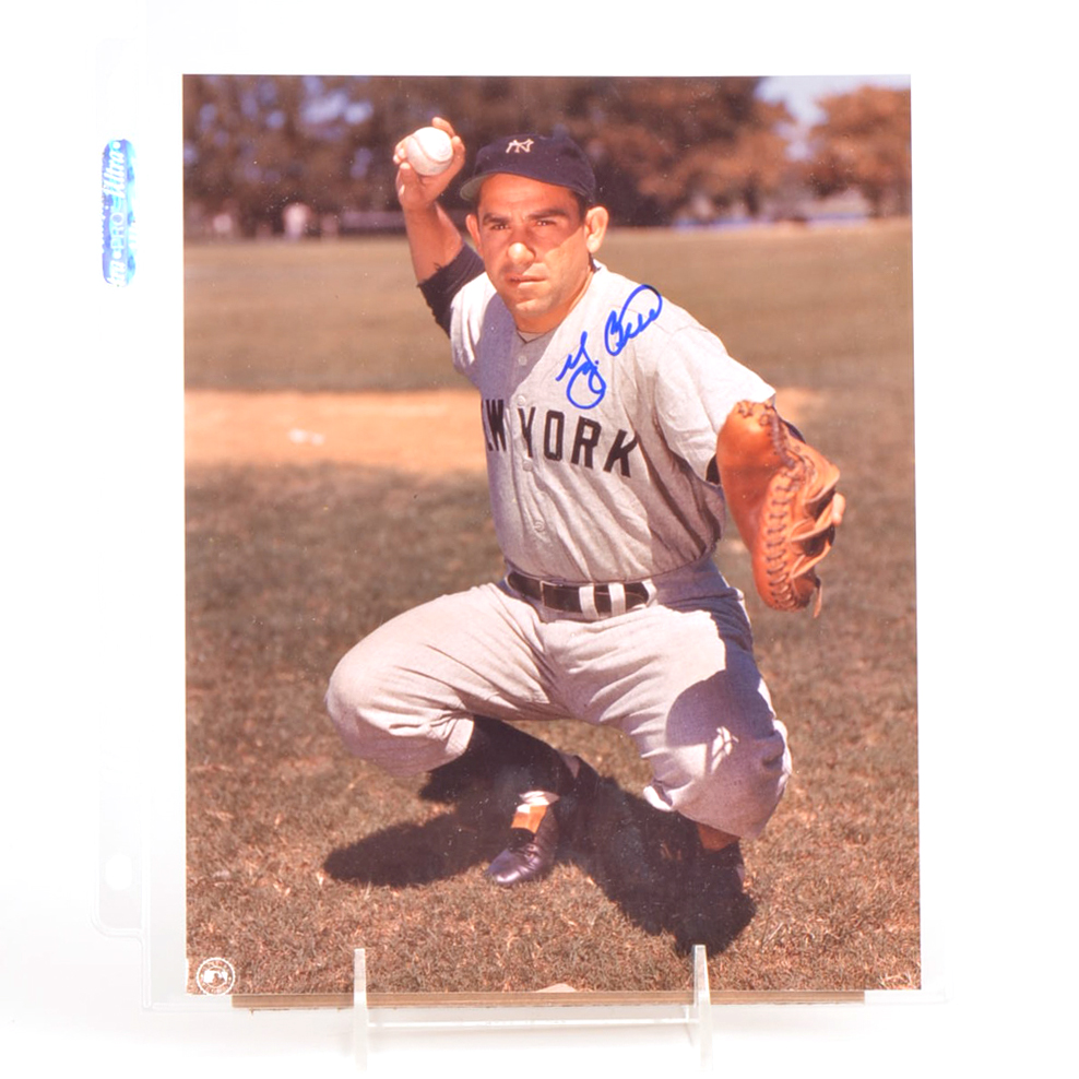 Hall Of Fame Catcher Yogi Berra Signed New York Yankees Photo