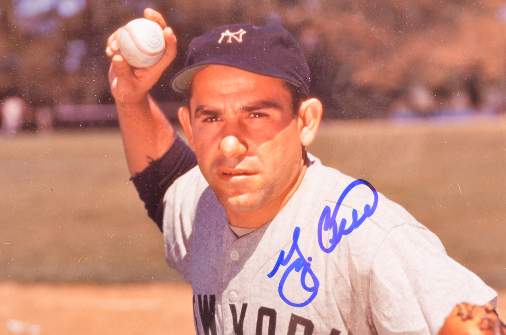 Hall Of Fame Catcher Yogi Berra Signed New York Yankees Photo