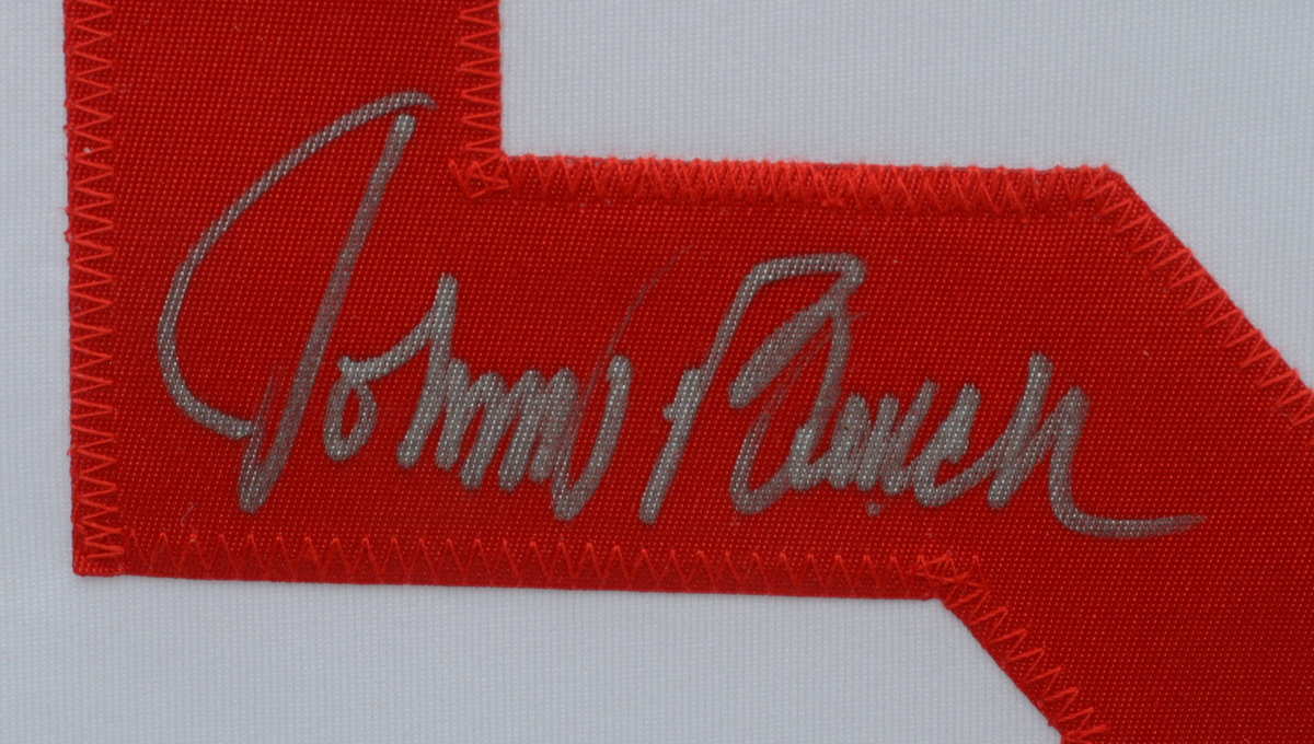 Johnny Bench Signed Jersey Display   COA