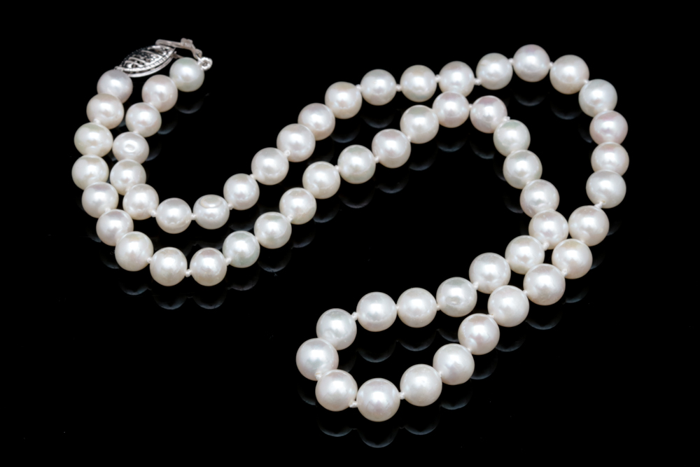 14K White Gold and Freshwater Pearl Necklace