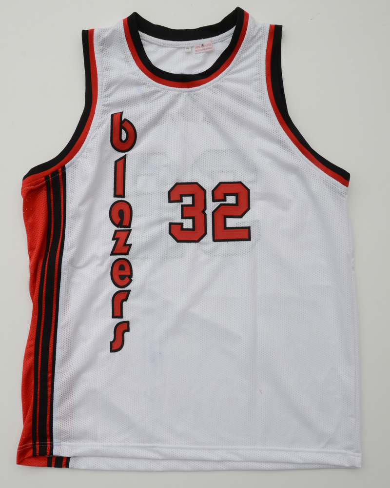 Bill Walton Signed Jersey  COA