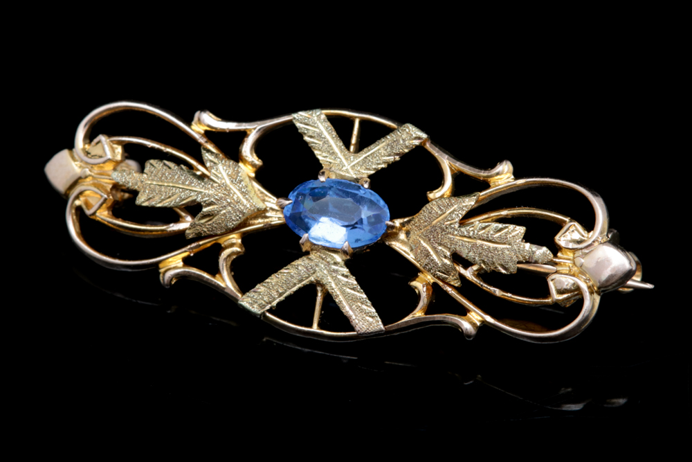 10K Yellow Gold and Tanzanite Brooch