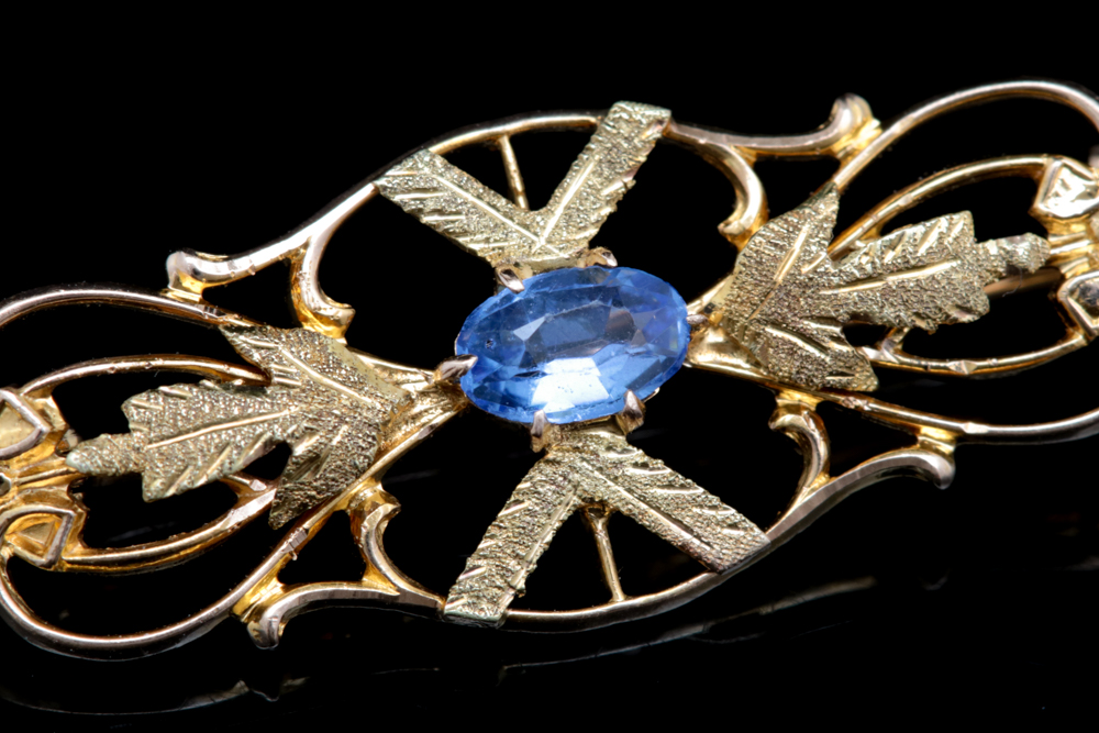10K Yellow Gold and Tanzanite Brooch