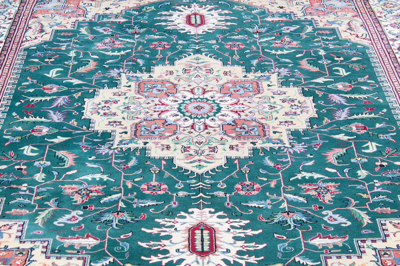 100% Indian Wool Pile Hand-knotted Area Rug