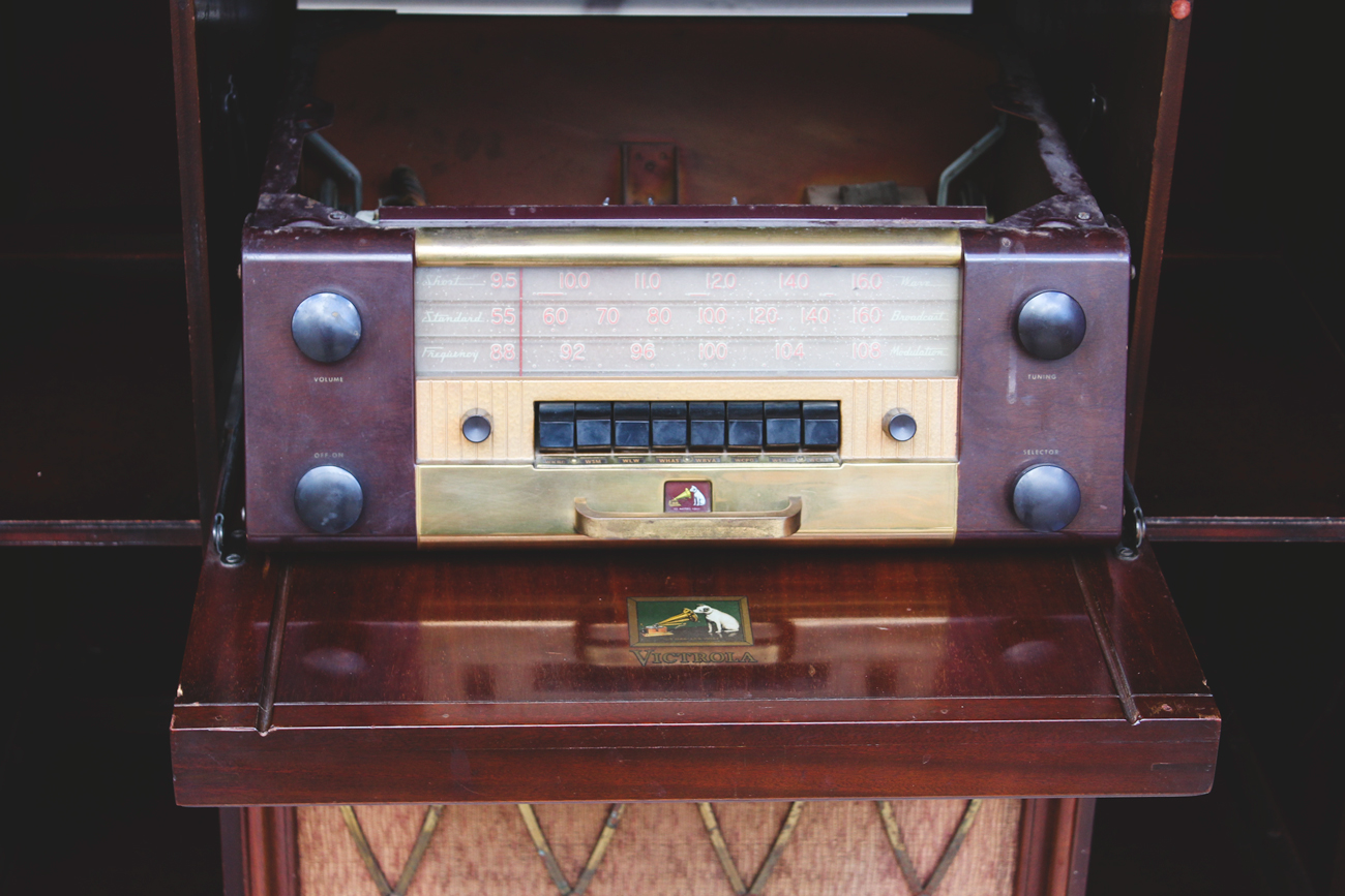 RCA Victor Radio-Phonograph Console by Victrola Model 612V3