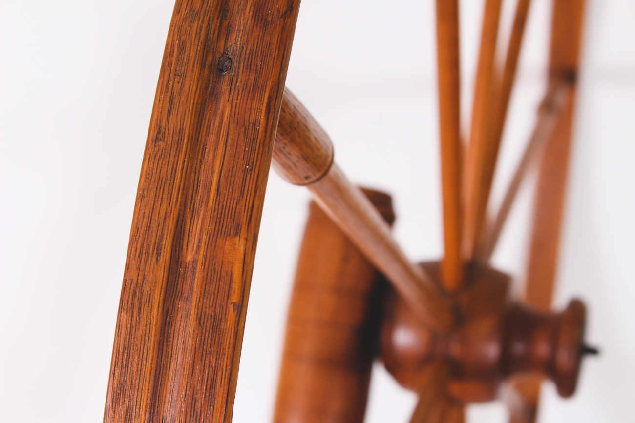 Vintage Walking Spinning Wheel