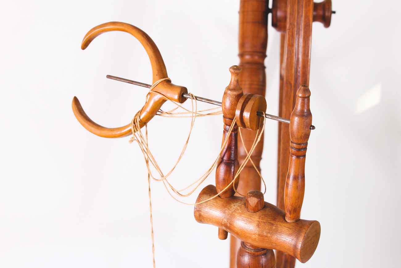 Vintage Walking Spinning Wheel