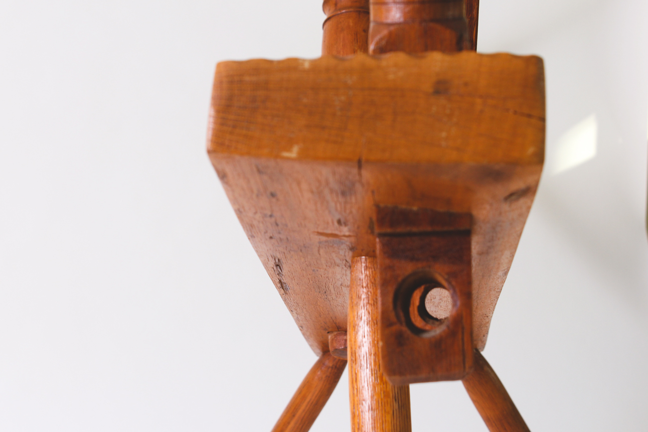 Vintage Walking Spinning Wheel