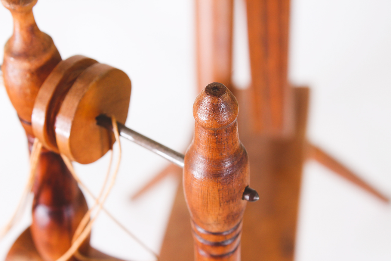Vintage Walking Spinning Wheel