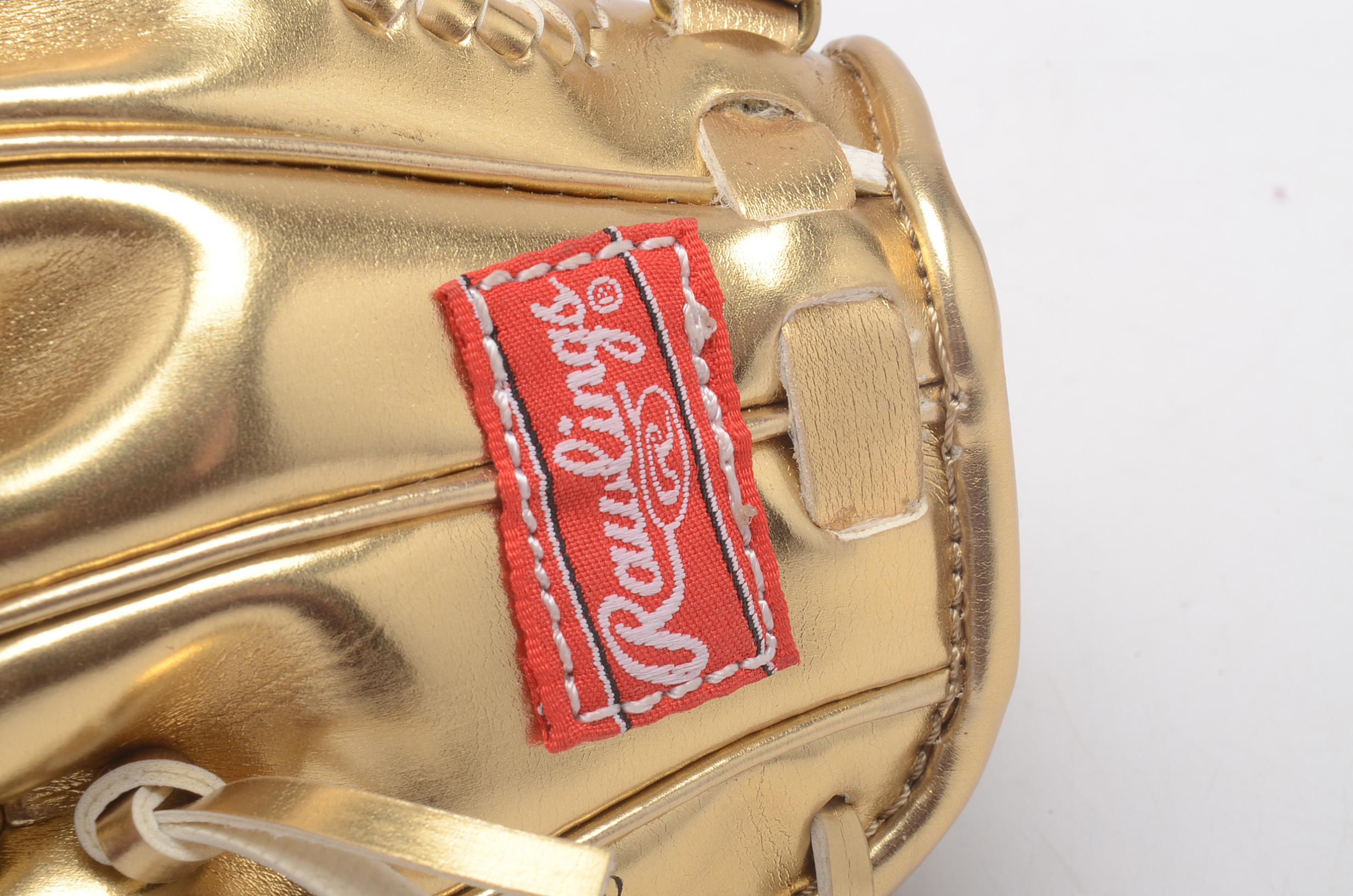 Frank Robinson Signed Gold Glove  COA