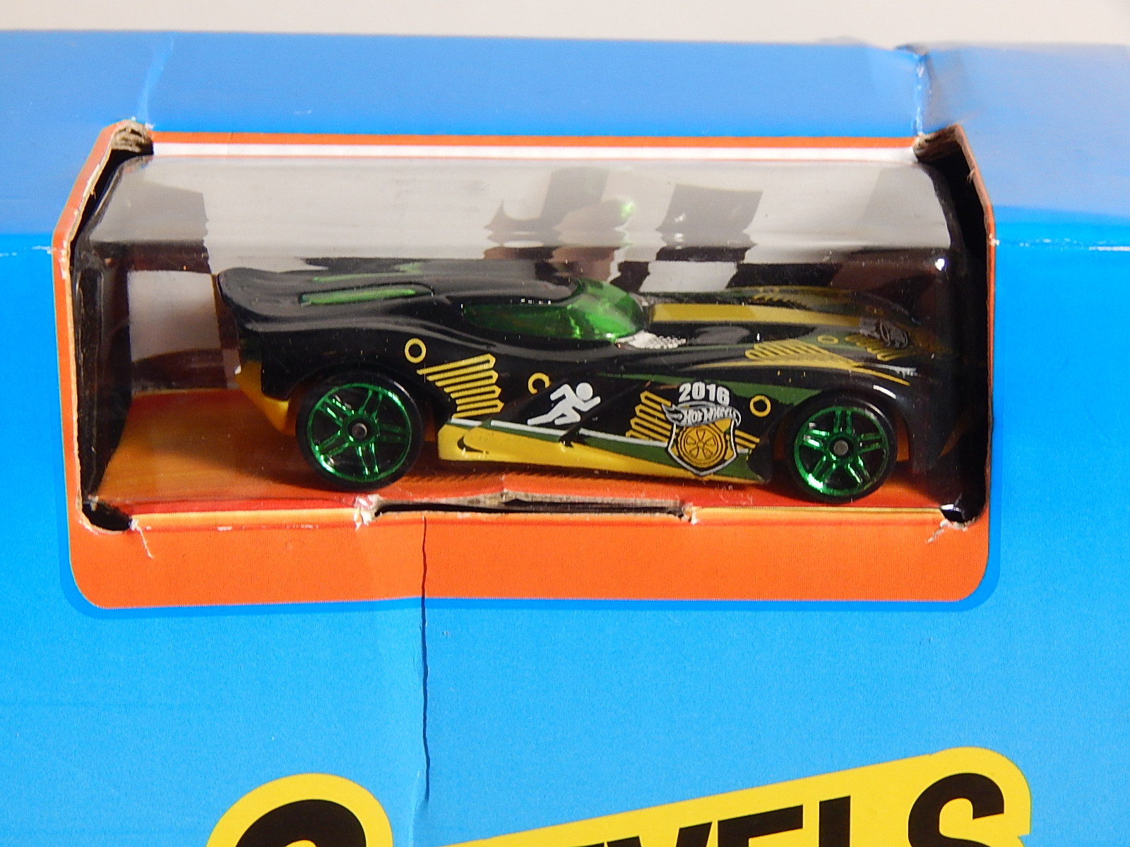 Hot Wheels Cars with Five Treasure Hunt Cars