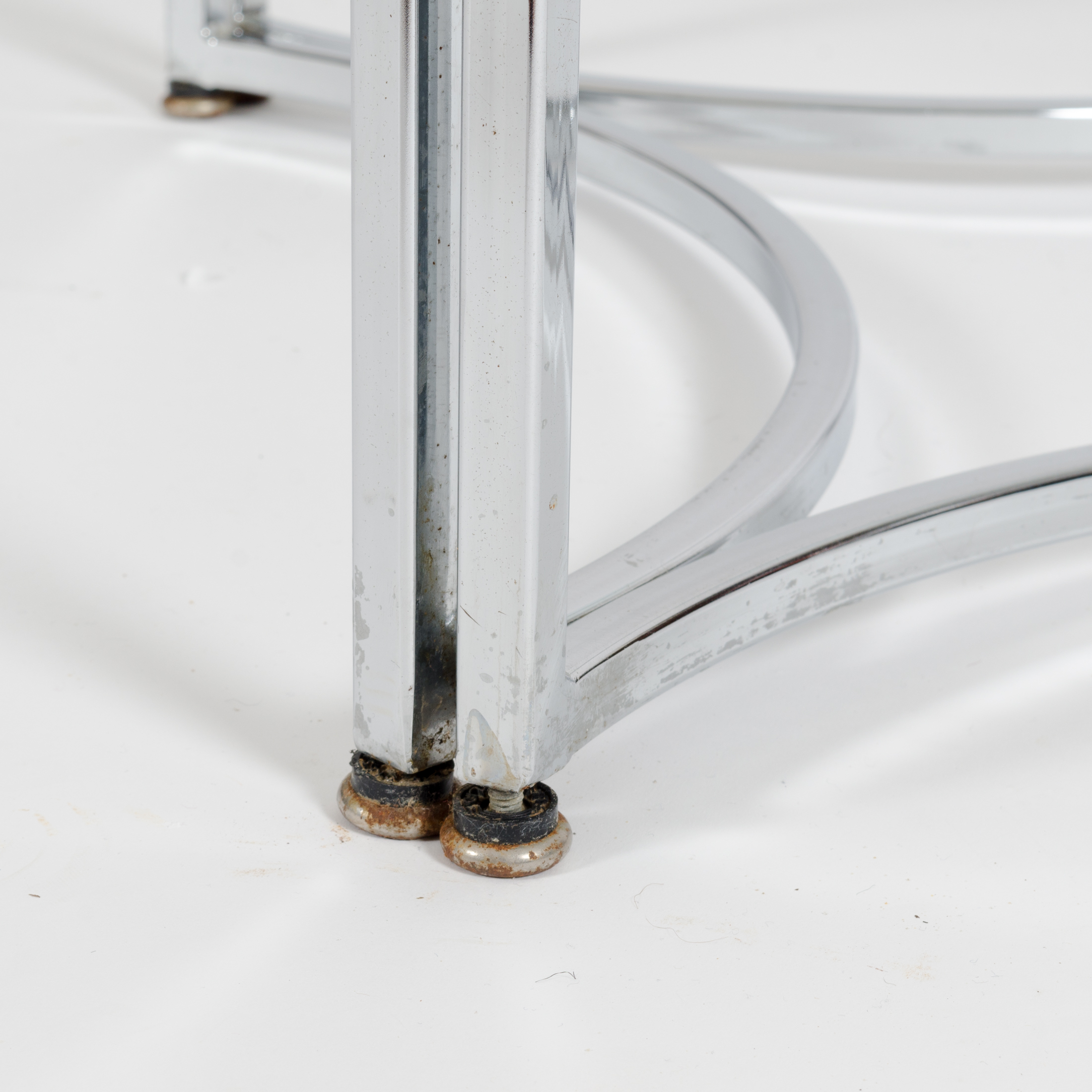 Vintage Mid Century Modern Occasional Table with Chairs | EBTH