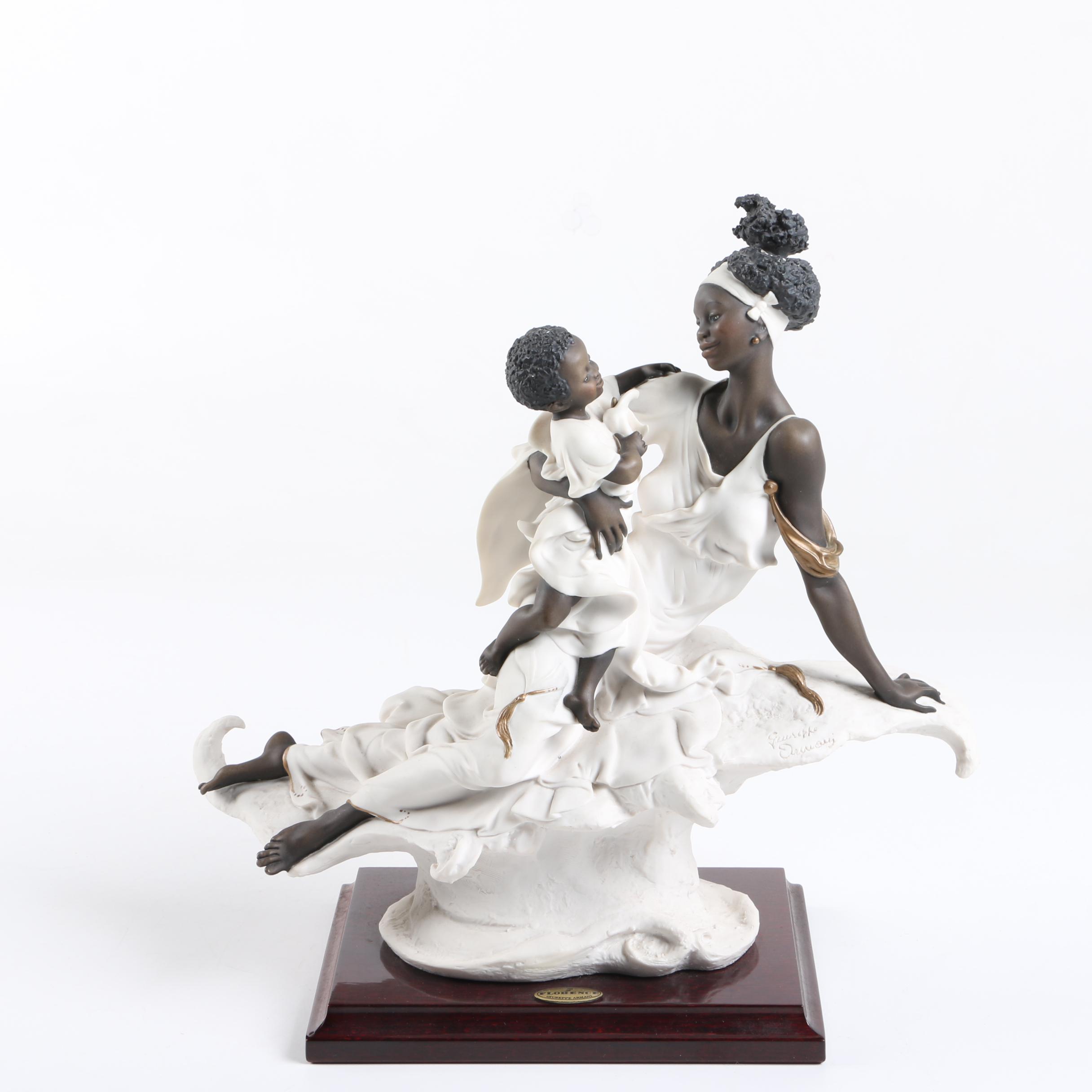 Giuseppe Armani Figurine of Mother and Child