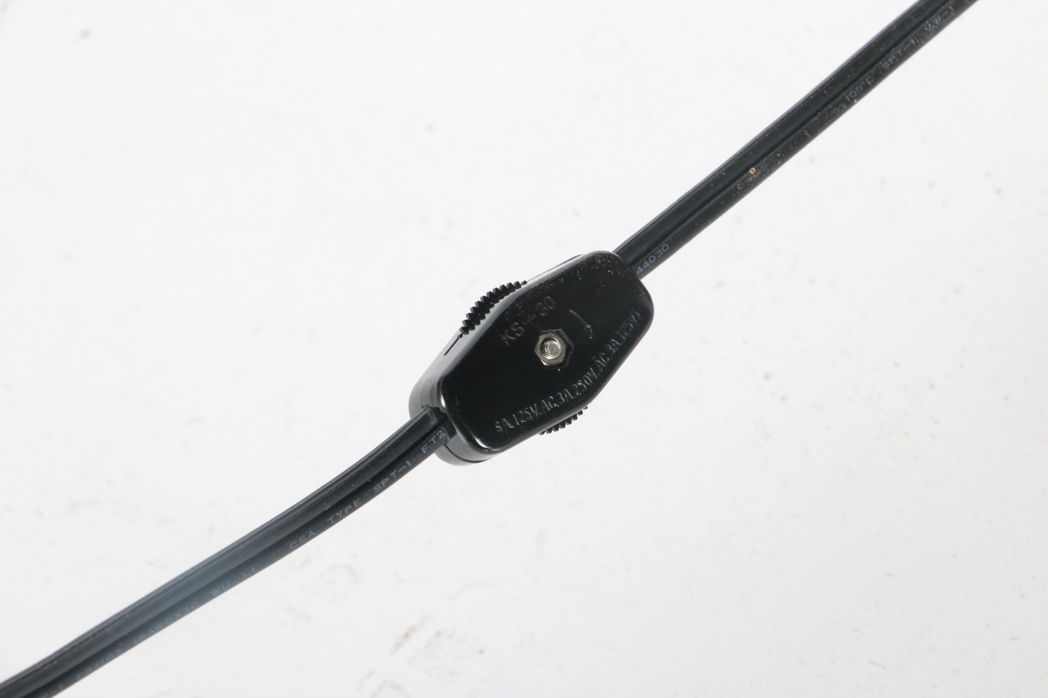 Tiffany Style Slag Glass Table Lamp