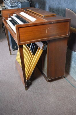 Conn Serenade Electronic Organ, Model 622 and Bench