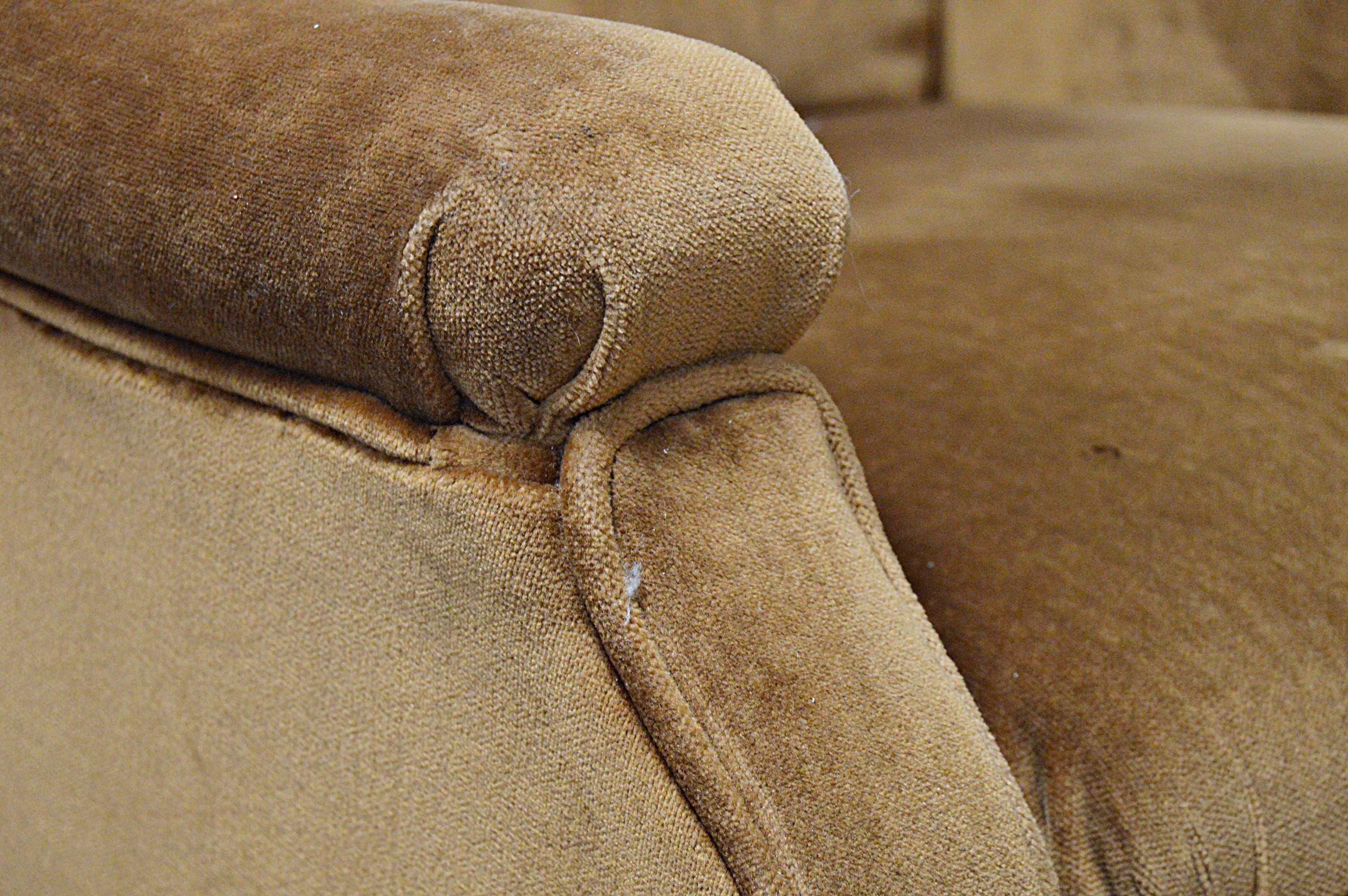 Recliner Chair in Velour Upholstery