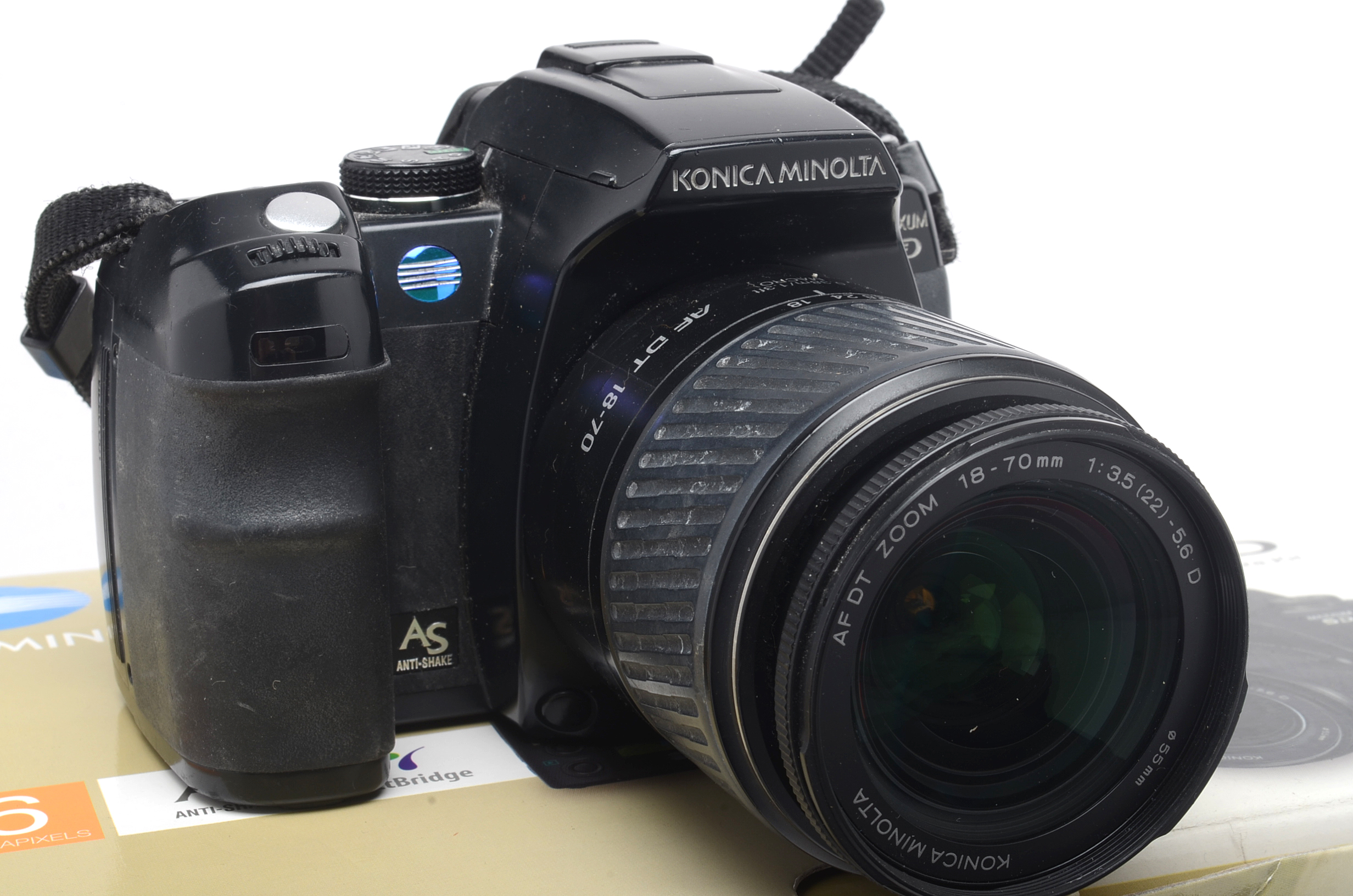 Konica Minolta Dynax Maxxum 5D Digital SLR Camera