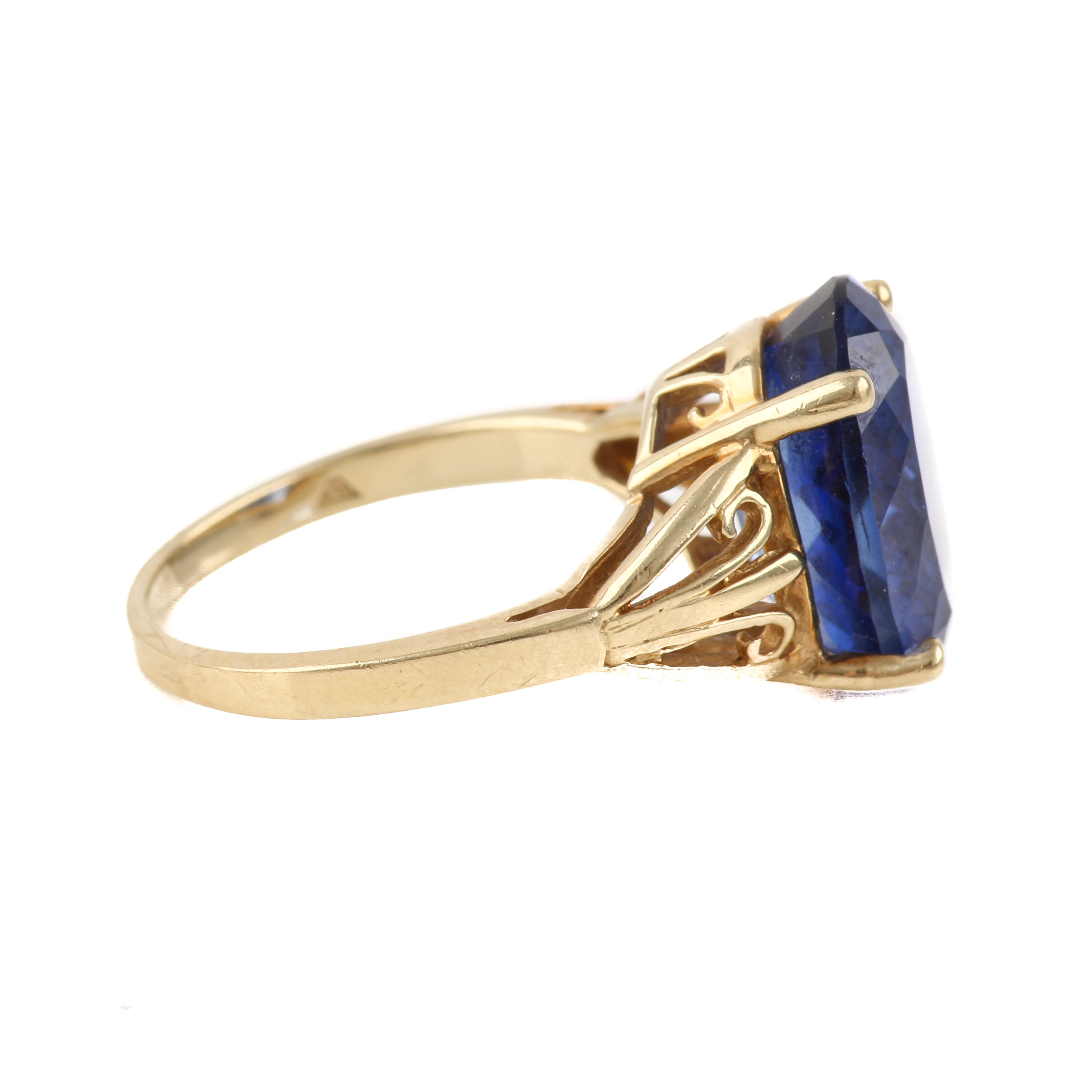 10K Yellow Gold Sapphire Ring