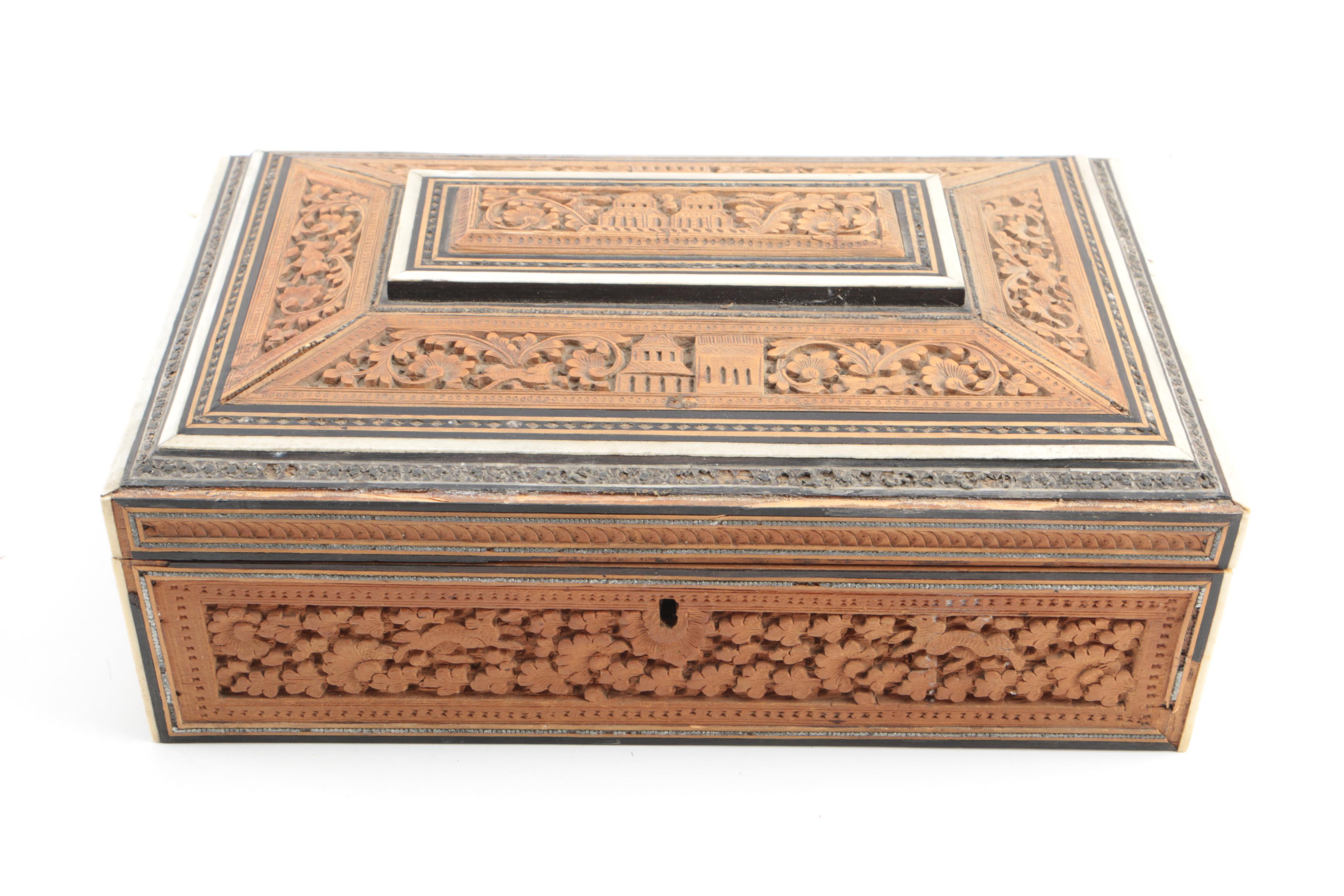 Vanity Case with Antler Trimming