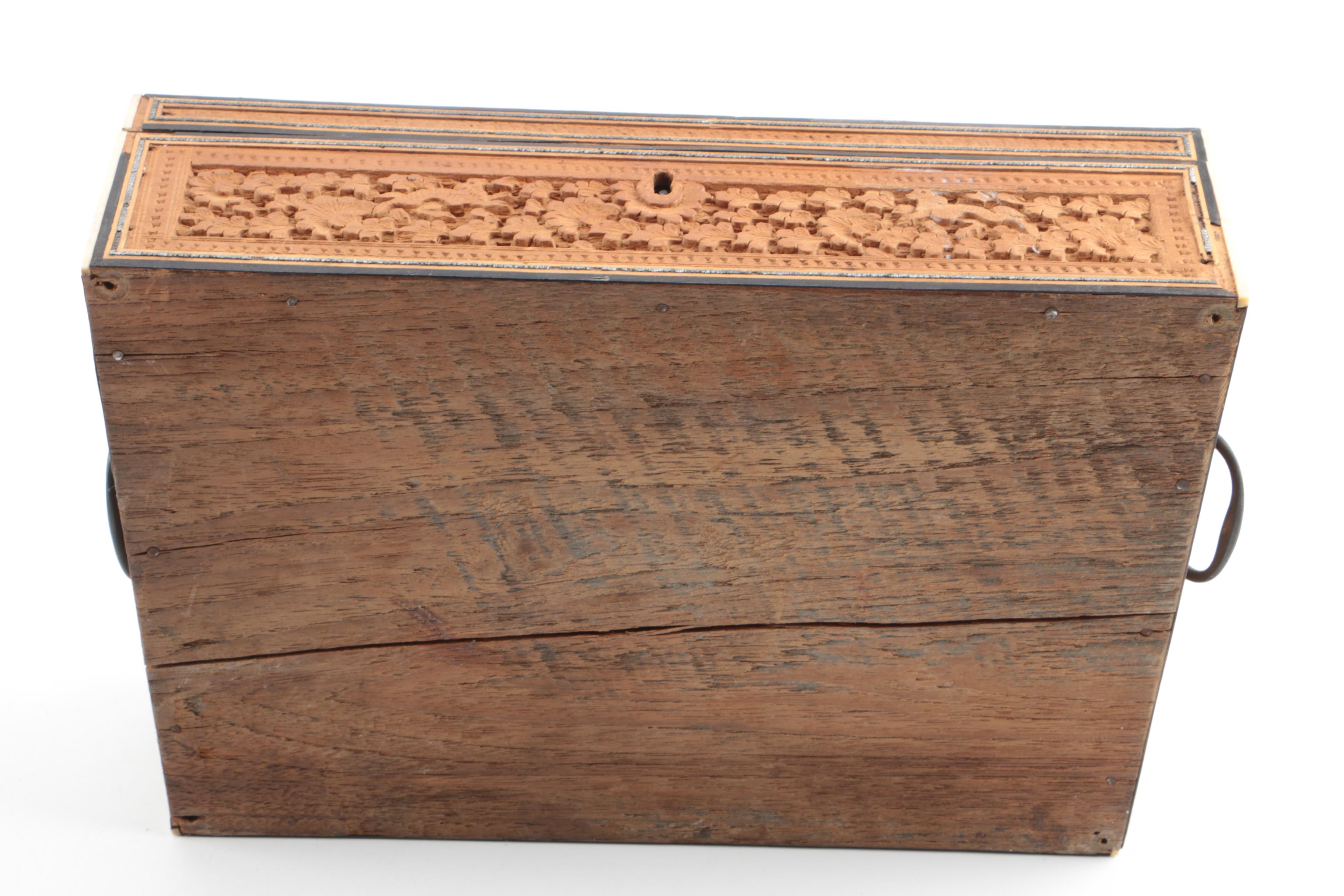 Vanity Case with Antler Trimming