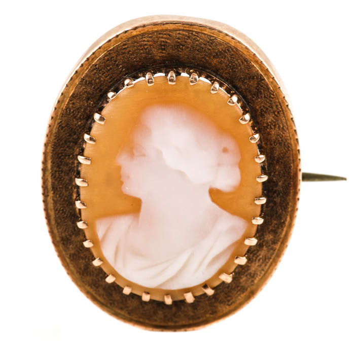 18K Yellow Gold Helmet Shell Cameo Brooch