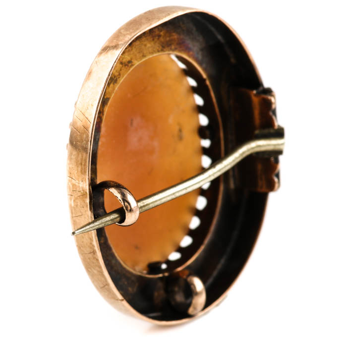 18K Yellow Gold Helmet Shell Cameo Brooch