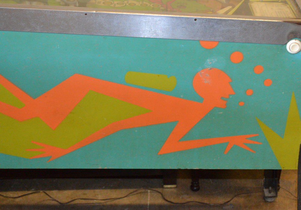 Vintage Bally "Sea Ray" Pinball Machine