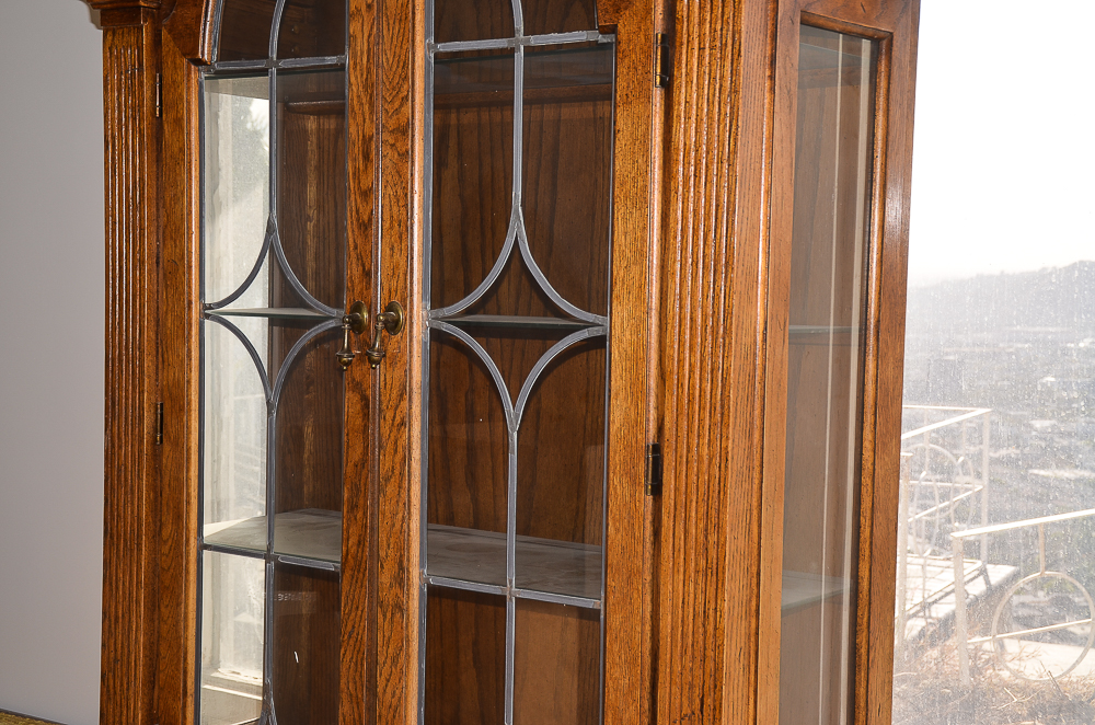 Two-Piece Oak China Cabinet by Hibriten