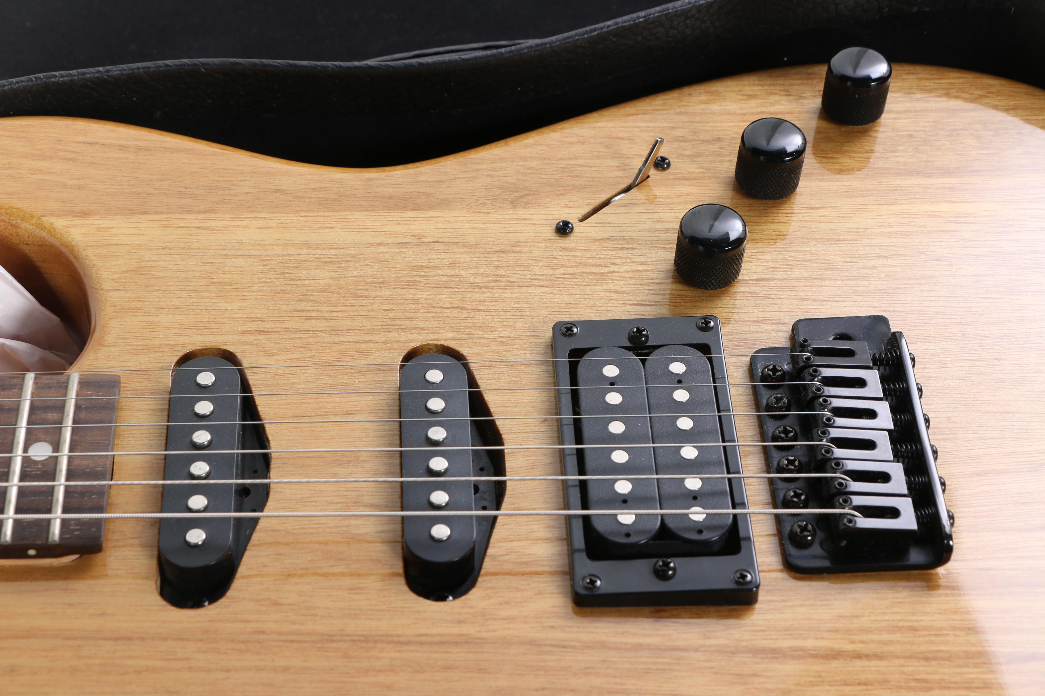 Samick LS - 35 BDS Electric Guitar with Case