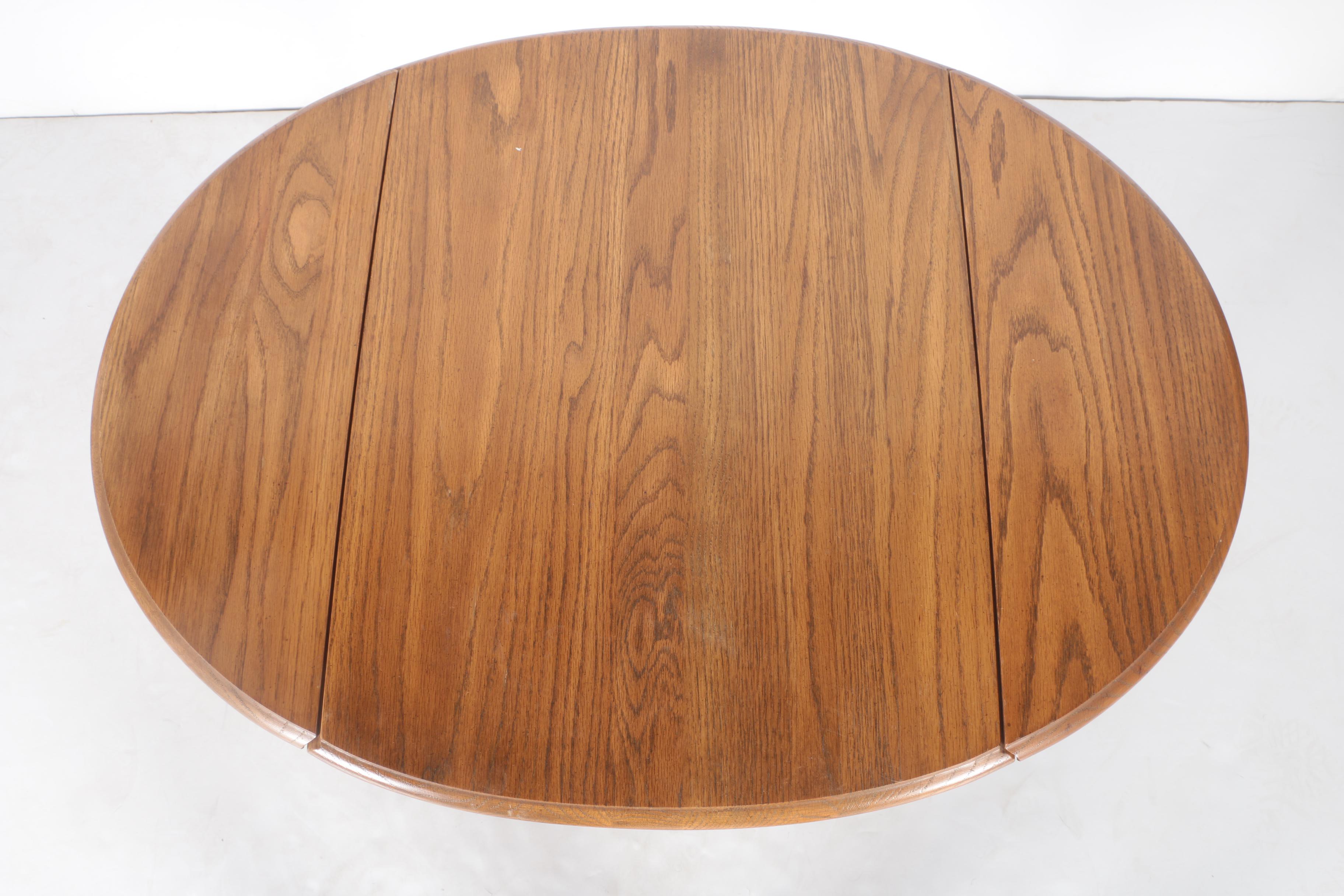 PRIORITY-Queen Anne Style Oak Drop Leaf Side Table