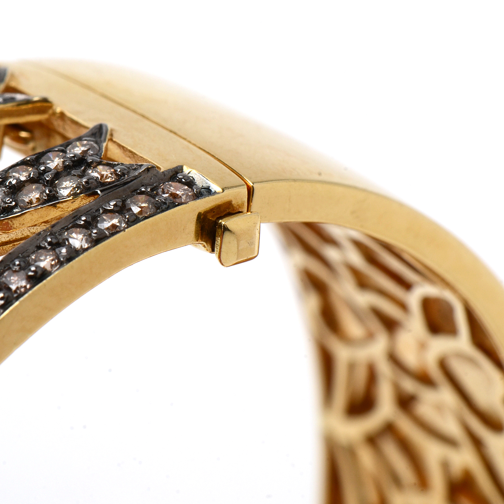 18K Yellow Gold 6.17 CTS Citrine and 2.94 CTW Diamond Hinged Bangle Bracelet