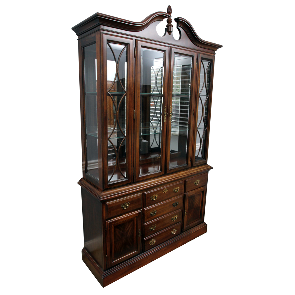 Hepplewhite Style Mahogany Finished China Cabinet by American Drew