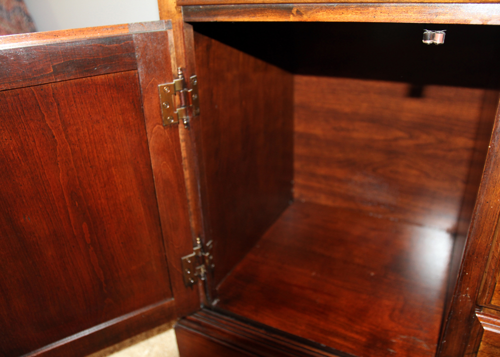 Hepplewhite Style Mahogany Finished China Cabinet by American Drew