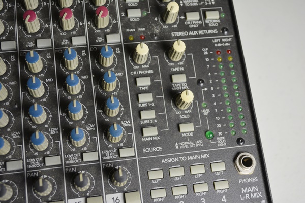 Mackie Mixer, Model CR1604-VLZ