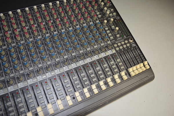 Mackie Mixer, Model CR1604-VLZ