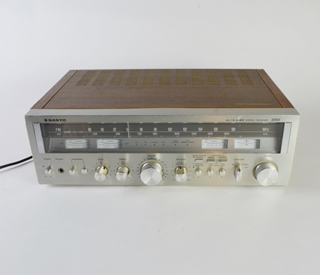 Sanyo AM/FM Stereo Receiver, Model 2050