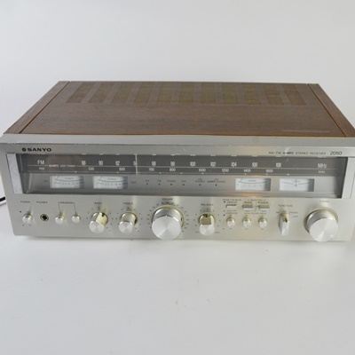 Sanyo AM/FM Stereo Receiver, Model 2050