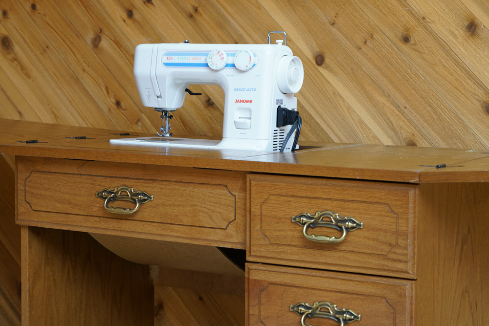 Vintage Oak Sewing Machine Table with Machine