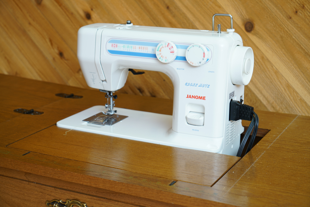 Vintage Oak Sewing Machine Table with Machine