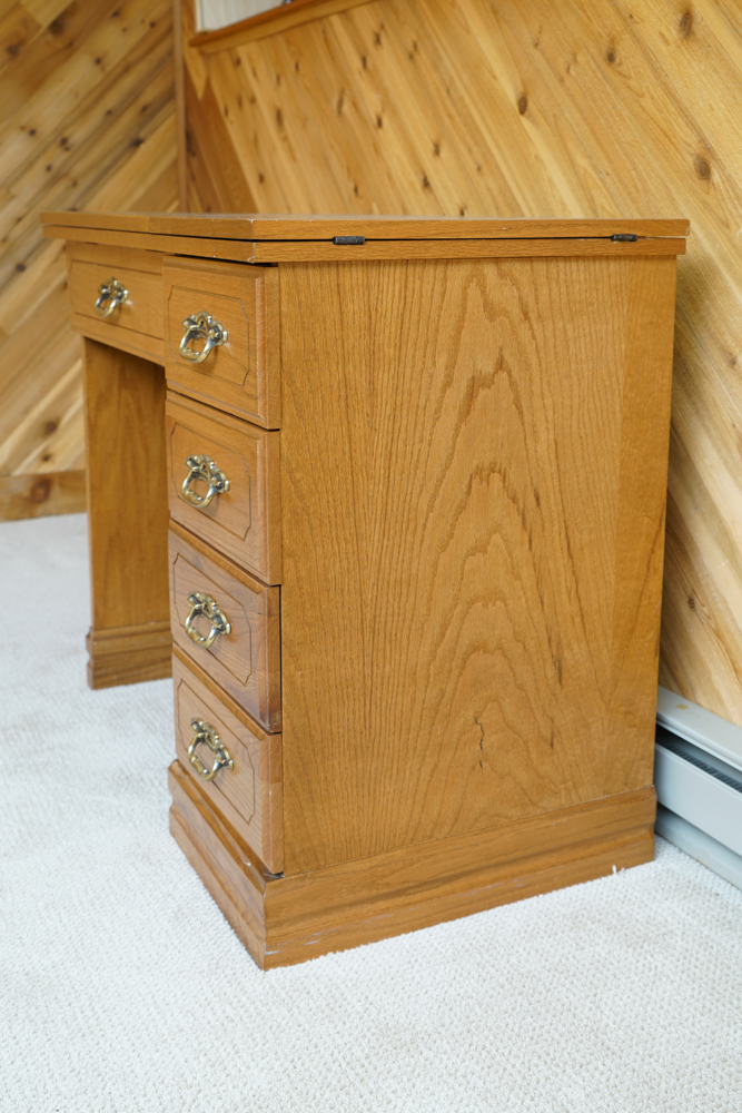 Vintage Oak Sewing Machine Table with Machine
