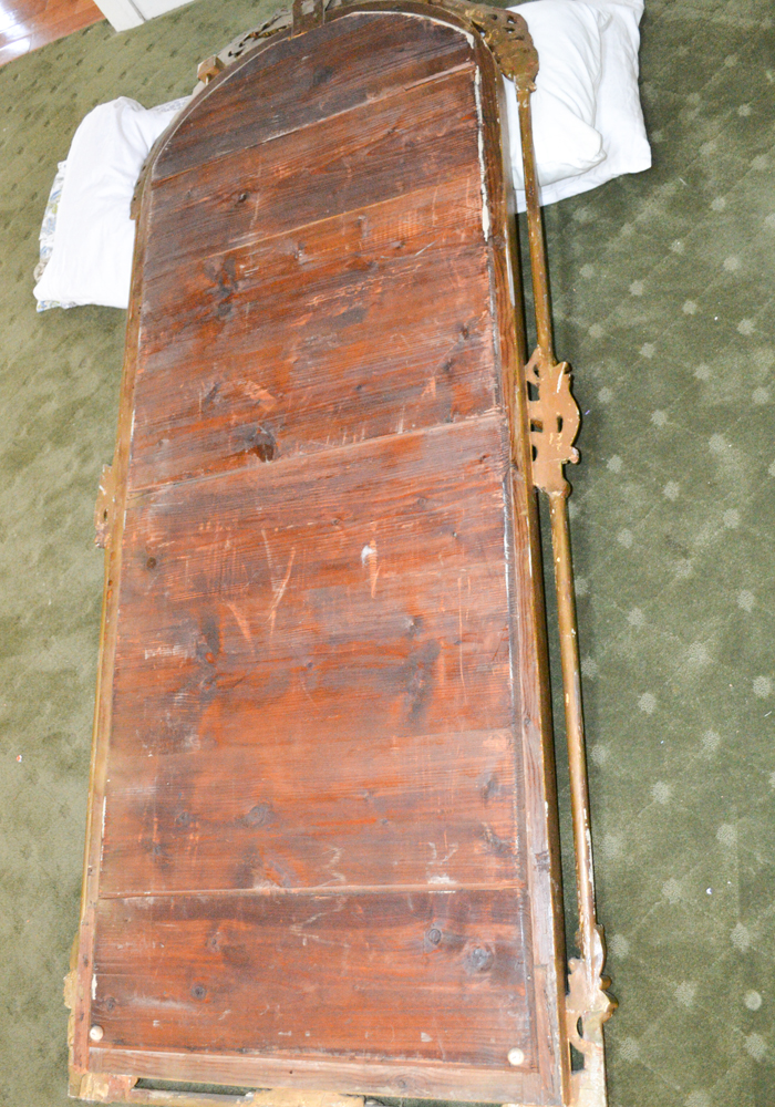 Antique American Rococo Revival Giltwood Pier Mirror