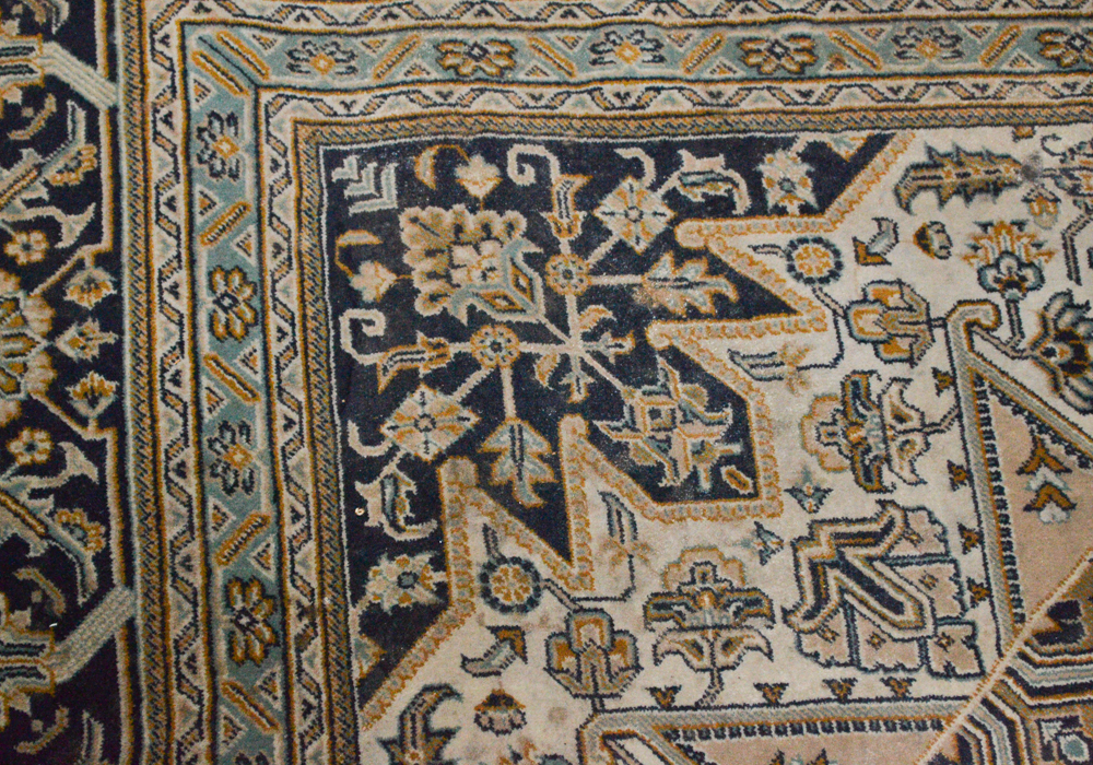 Power-Loomed Persian Style Wool Area Rug