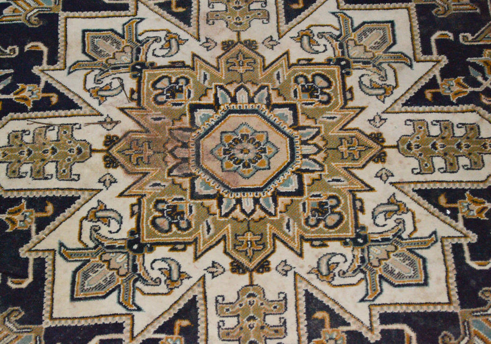 Power-Loomed Persian Style Wool Area Rug