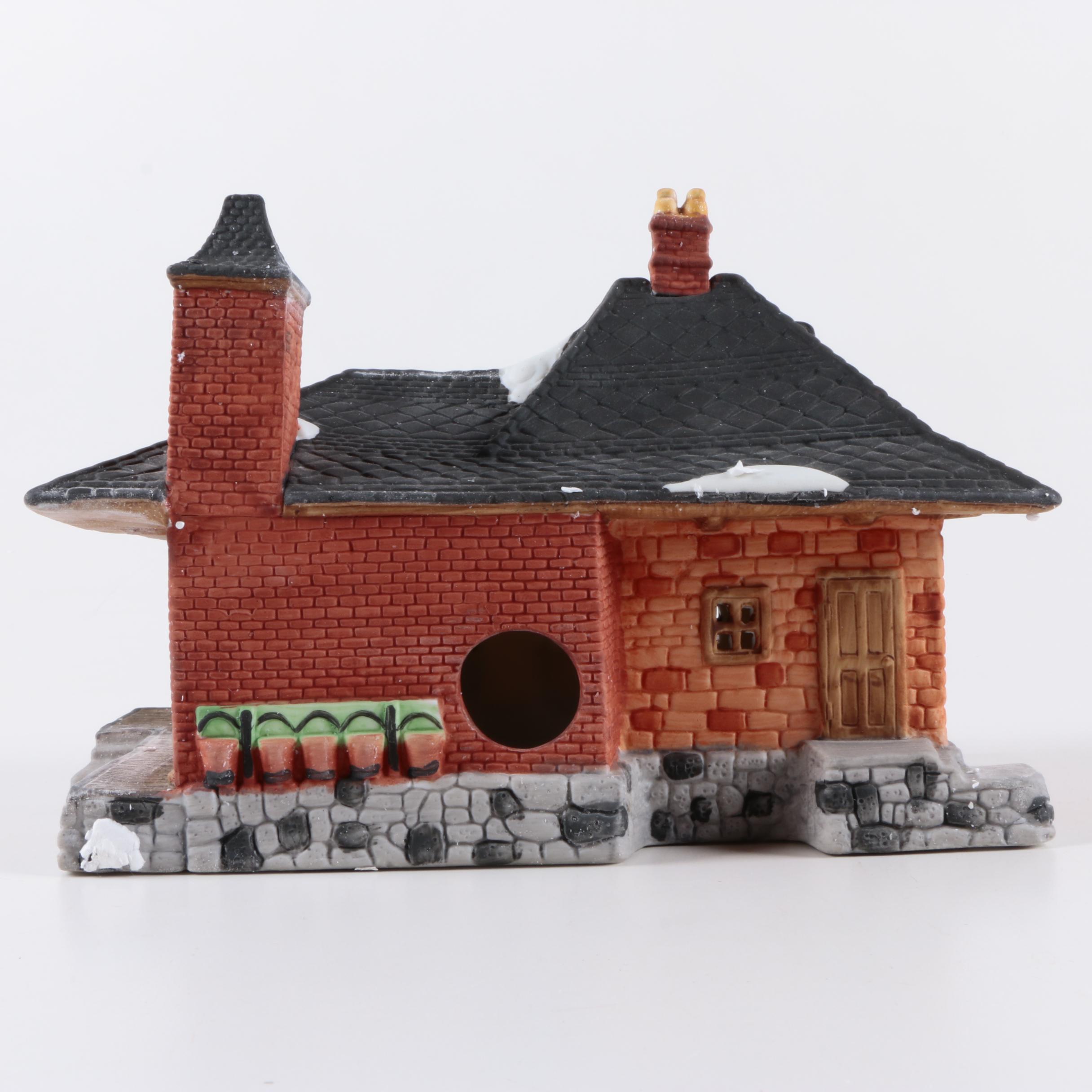 Department 56 "Chadbury Station & Train" Dickens' Village Decor