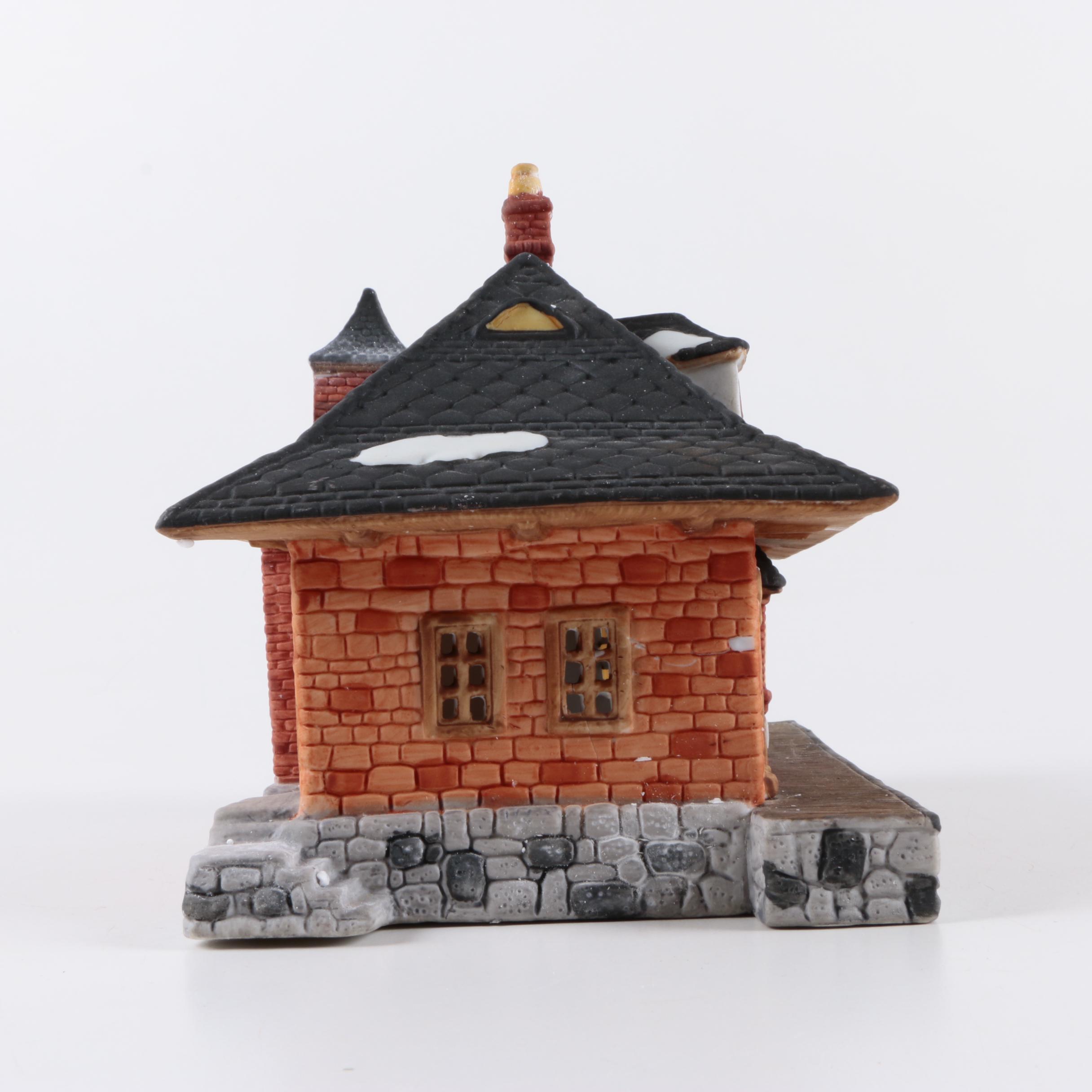 Department 56 "Chadbury Station & Train" Dickens' Village Decor