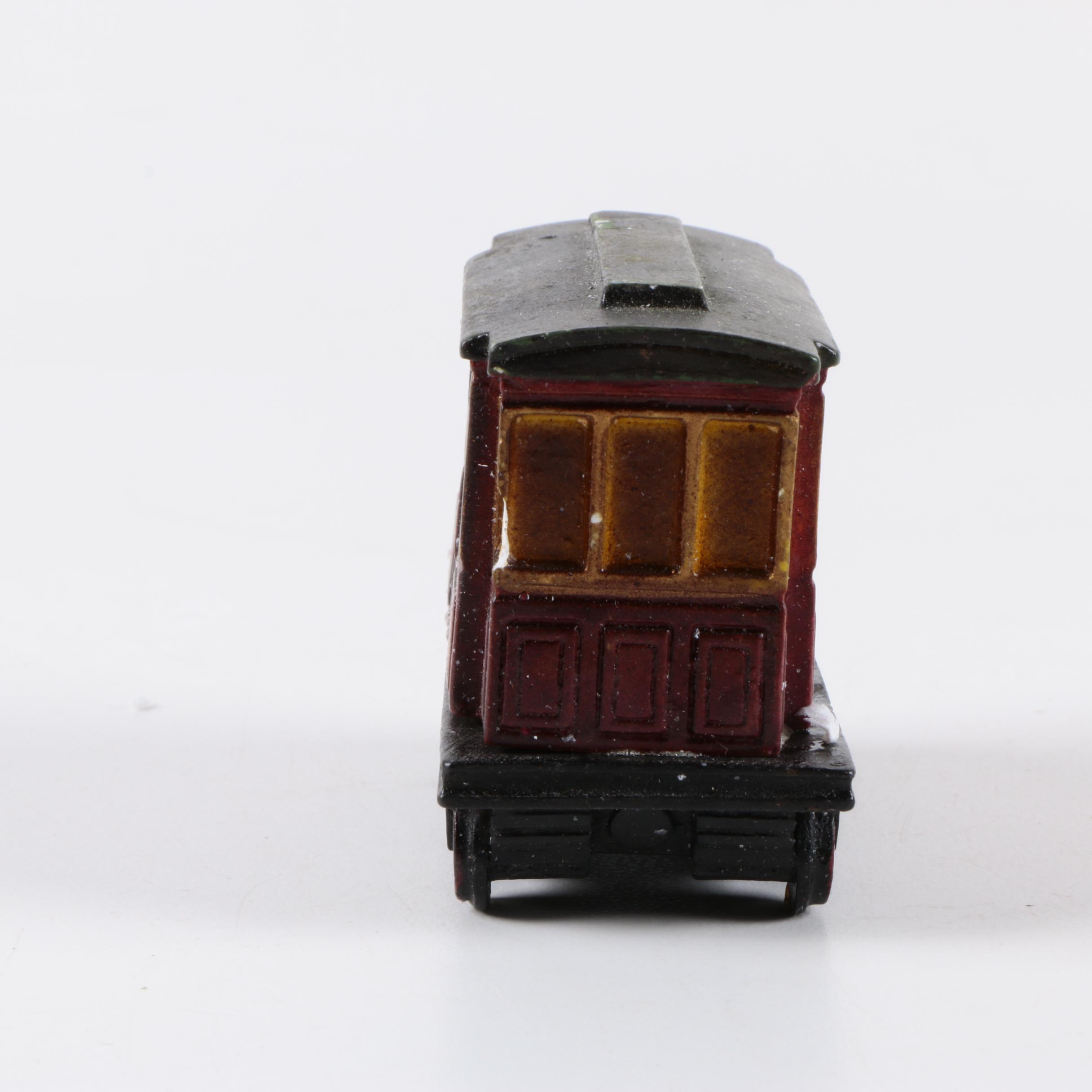 Department 56 "Chadbury Station & Train" Dickens' Village Decor